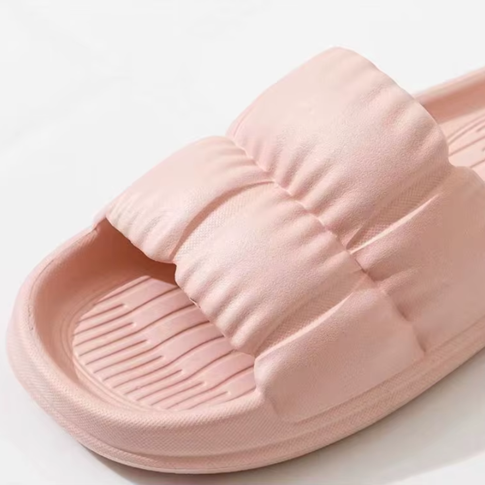 ComfySlippers™ | Weiche, elegante Hausschuhe für den Alltag